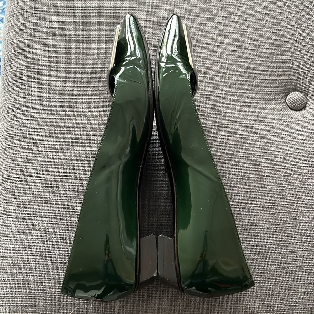 Roger Vivier green patent leather flats with silver buckle - Picture 2 of 6